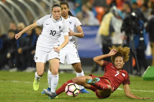 MAR 07, 2017: USA s Casey Short (7) battles France s Camile Abily (10) during the match between the women s national teams of USA and France at the SheBelieves Cup at RFK Stadium in Washington DC. The US team was defeated by the French 3-0 and the French team went on to win the tournament. CSM SOCCER 2017: USA vs France MAR 07 - ZUMAcjm_ 20170307_zaf_cjm_025 Copyright: xJohnxMiddlebrookx