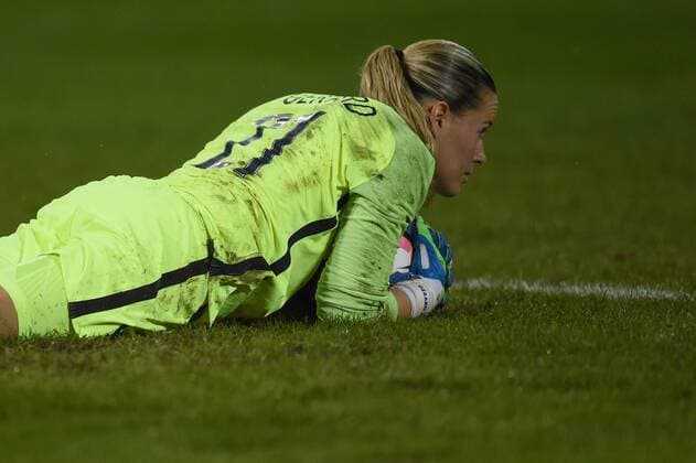 MAR 07, 2017: France s goal keeper Meline Gerard (21) protects the ball during the match between the women s national teams of USA and France at the SheBelieves Cup at RFK Stadium in Washington DC. The US team was defeated by the French 3-0 and the French team went on to win the tournament. CSM SOCCER 2017: USA vs France MAR 07 - ZUMAcjm_ 20170307_zaf_cjm_028 Copyright: xJohnxMiddlebrookx