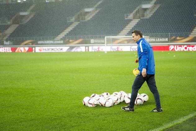 Genk s head coach Albert Stuivenberg pictured during a training session of Belgian soccer team KRC Genk, Wednesday 08 March 2017, in Gent. Tomorrow Gent is playing a first-leg game of 1 8 finals of the Europa League competition against Belgian club KRC Genk. JASPERxJACOBS  x05060879x