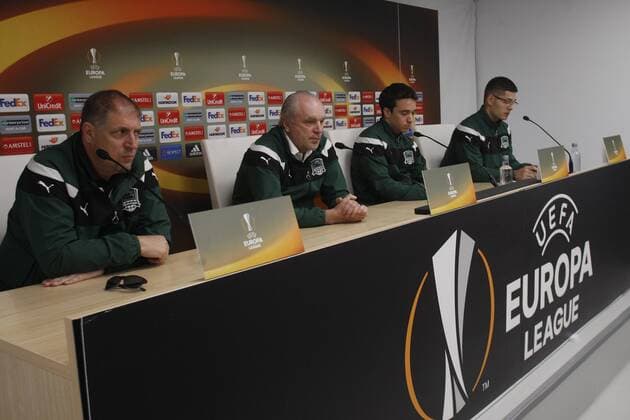 Krasnodar s Russian coach Igor Shalimov (2L) and Uruguayan midfielder Mauricio Pereyra (2R) take part at a press conference PK Pressekonferenz prior to tomorrow s Europa League round of 16 first leg match against Celta de Vigo, at Balaidos stadium in Vigo, Pontevedra, Spain, 08 March 2017. PEREYRA: WE ARE NOT GOING TO DEFEND, WE WANT TO WIN !ACHTUNG: NUR REDAKTIONELLE NUTZUNG!  Copyright: xSalvadorxSasx VIG001 20170308-636246009953994509