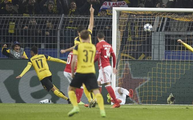 Pierre-Emerick Aubameyang , BVB 17 Torschuss, schiesst das Tor zum 1-0 Torjubel, Jubel nach dem Tor BORUSSIA DORTMUND - BENFICA LISSABON Fussball UEFA Champions League, Achtelfinale Gruppenphase,in Dortmund, 08.03.2017 CL Saison 2016 2017, BVB