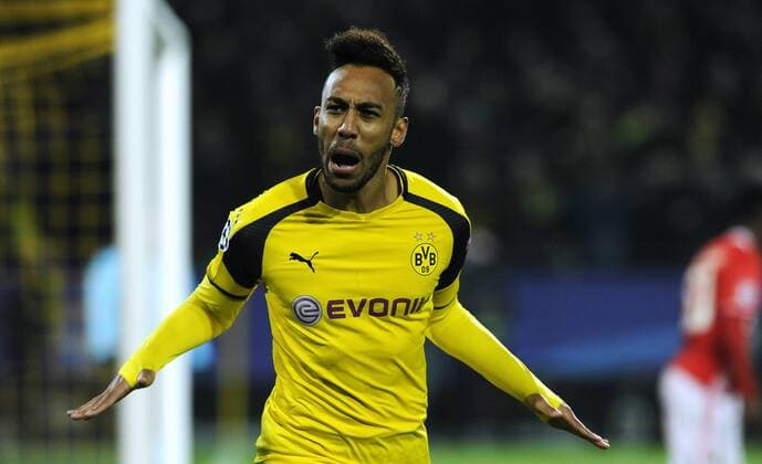 Fussball, UEFA Champions League, Herren, Saison 2016 2017, Achtelfinale Rückspiel, Signal Iduna Park Dortmund, Bor. Dortmund (gelb) - Benfica Lissabon (rot); Jubel Pierre-Emerick Aubameyang (BVB) nach seinem Tor zum 1:0. Jubel, Freude, Aktion.