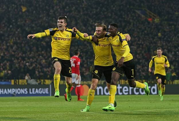 08.03.2017, Fussball Champions-League 2016 2017, Achtelfinale, Borussia Dortmund - Benfica Lissabon, im Signal-Iduna-Park Dortmund. Jubel v.l. Christian Pulisic (Dortmund) , Marcel Schmelzer (Dortmund) und Ousmane Dembele (Dortmund) zum Tor zum 3:0 