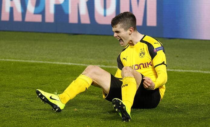 Christian Pulisic (Borussia Dortmund) (R) celebrates scoring the 2:0 goal during the Championsleague match between Borussia Dortmund and Benfica Lissabon, Signal Iduna Park in Dortmund on March 08., 2017. Torschütze Christian Pulisic (Borussia Dortmund) mit dem 2:0 Tor jubelnd Borussia Dortmund vs. Benfica Lissabon im Achtelfinale der Championsleague in der Saison 2016 2017 am 8. März 2017.