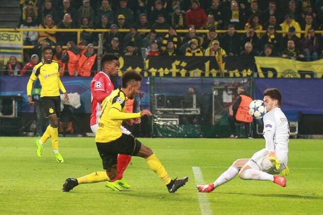 08.03.2017, xkvx, Fussball Champions League, Borussia Dortmund - Benfica Lissabon, emspor, v.l. Pierre-Emerick Aubameyang (BVB Borussia Dortmund), Ederson (Benfica Lissabon) Dortmund