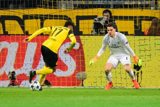GER, UEFA CL, Borussia Dortmund (GER) vsÊBenfica Lissabon (POR) 08.03.2017, Signal Iduna Park, Dortmund, Achtelfinale Rueckspiel, GER, UEFA CL, Borussia Dortmund (GER) vsÊBenfica Lissabon (POR), im Bild Torschuss Pierre-Emerick Aubameyang ( 17 Dortmund) gegen Ederson ( 1 Benfica) Foto © nordphoto Kurth nordphotox xKurth