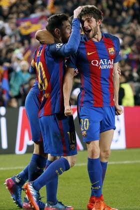 Fußball, CL, FC Barcelona - Paris St. Germain ROBERTO Sergi Team FC Barcelona Barca erzielt das Tor Zum 6 : 1 Endstand Jubel mit SUAREZ und MESSI Champions League Saison 2016-2017 Spiel Achtelfinale Rueckspiel FC Barcelona - Paris Saint Germain 6 : 1 am 008.03. 2017 im Camp Nou in Barcelona 