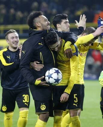 Pierre-Emerick Aubameyang (Borussia Dortmund) (L) Marc Bartra Aregall (Borussia Dortmund) celebrate the victory during the Championsleague match between Borussia Dortmund and Benfica Lissabon, Signal Iduna Park in Dortmund on March 08., 2017. Borussia Dortmund vs. Benfica Lissabon im Achtelfinale der Championsleague in der Saison 2016 2017 am 8. März 2017.