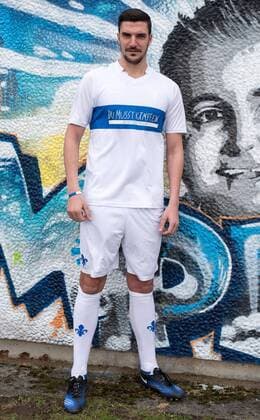 02.03..2017, xfux, Fussball 1.Bundesliga, SV Darmstadt 98 praesentiert das Sondertrikots zum 1. Todestag von Jonathan Heimes fuer das Heimspiel gegen den FSV Mainz 05, emonline emspor deloka, v.l. Benjamin Gorka (SV Darmstadt 98) Darmstadt