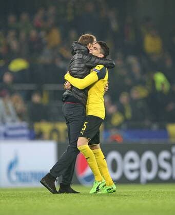 08.03.2017, Fussball Champions-League 2016 2017, Achtelfinale, Borussia Dortmund - Benfica Lissabon, im Signal-Iduna-Park Dortmund. Schlussjubel v.l. Trainer Thomas Tuchel (Dortmund) und Marc Bartra Aregall (Dortmund) 