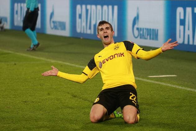 08.03.2017, xkvx, Fussball Champions League, Borussia Dortmund - Benfica Lissabon, emspor, v.l. Torjubel, Goal celebration, celebrate the goal 2:0 durch Christian Pulisic (BVB Borussia Dortmund) mit der Mannschaft Dortmund