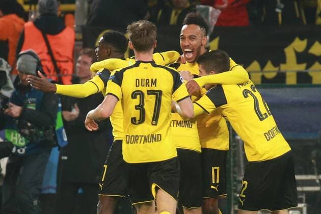 08.03.2017, xkvx, Fussball Champions League, Borussia Dortmund - Benfica Lissabon, emspor, v.l. Torjubel, Goal celebration, celebrate the goal 3:0 durch Pierre-Emerick Aubameyang (BVB Borussia Dortmund) mit der Mannschaft Dortmund