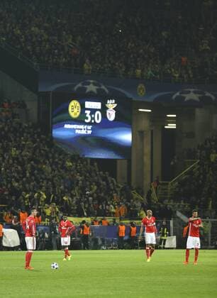 Foto: traurige Gesichter bei Benfica nach dem 3. Treffer , Fussball - Championsleague am Mi. 08.03.2017 Achtelfinale Borussia Dortmund - Benfica Lissabon 4 - 0