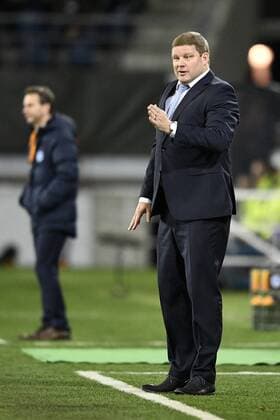 Gent s head coach Hein Vanhaezebrouck pictured during a soccer game between Belgian teams KAA Gent and KRC Genk, Thursday 09 March 2017 in Gent, the first leg of the 1 8 finals of the Europa League competition. YORICKxJANSENS  x05061921x