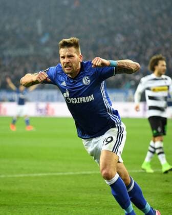 Fussball, UEFA Europa League, Saison 2016 2017, Achtelfinale ,Spiel 1, FC Schalke 04 vs Borussia Mönchengladbach 09.03.2017, Veltinsarena Gelsenkirchen, Guido Burgstaller, S04 torjubel