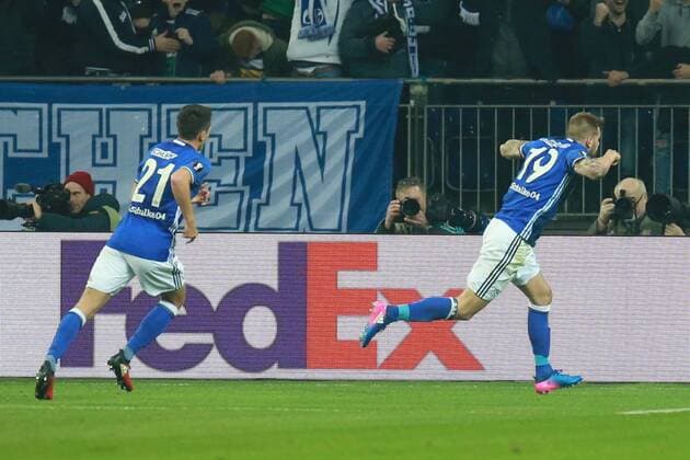 09.03.2017, xkvx, Fussball Europa League, FC Schalke 04 - Borussia Moenchengladbach, emspor, v.l. Torjubel, Goal celebration, celebrate the goal zum 1:1 durch Guido Burgstaller (FC Schalke 04) Gelsenkirchen