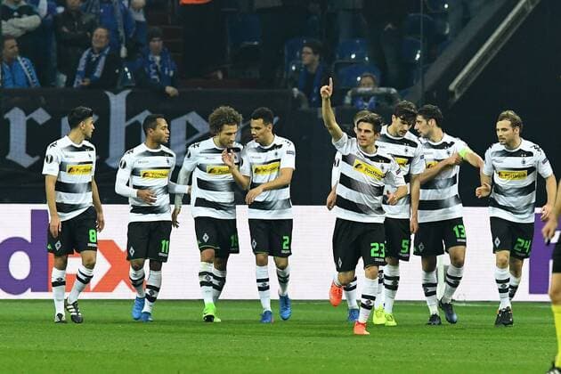 Fussball, UEFA Europa League, Saison 2016 2017, Achtelfinale ,Spiel 1, FC Schalke 04 vs Borussia Mönchengladbach 09.03.2017, Veltinsarena Gelsenkirchen, Borussia Mönchengladbacher jubel ,