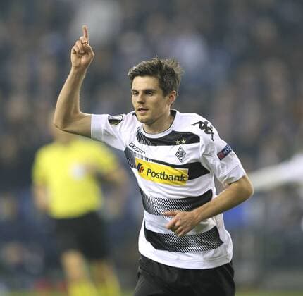 Foto : Torjubel Gladbach nach dem 0-1 durch Jonas Hofmann Fussball Europaliga am Do. 09.03.2017 Schalke 04 - Borussia Mönchengladbach