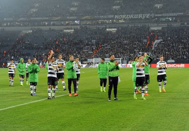 Mönchengladbach ; Borussia Mönchengladbach 1. Bundesliga , Saison 2016 - 2017 UEFA Europa League 2016 - 2017 Round of 16 am 09.03.2017 in Gelsenkirchen FC Schalke 04 gegen Borussia Mönchengladbach ( 1 - 1 ) hier die Mannschaft nach dem Abpfiff DiWi