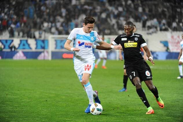 Thauvin (OM) - Toko Ekambi (Ang) FOOTBALL : Olympique Marseille vs SCO Angers - Ligue1 - 10 03 2017 FranckPennant Panoramic 