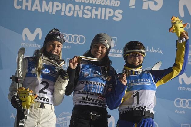 (L-R) Australian Danielle Scott, silver medal, US Ashley Caldwell, gold medal, and Chinese Mengtao Xu, brozne medal, pose at the podium after the Women s Final Aerials of the FIS Freestyle Ski and Snowboard World Championships 2017 in Granada, Andalusia, Spain, 10 March 2017. FIS FREESTYLE SKI AND SNOWBOARD WORLD CHAMPIONSHIPS IN GRANADA !ACHTUNG: NUR REDAKTIONELLE NUTZUNG!  Copyright: xMiguelxÁngelxMolinax GRA001 20170310-636247824852157448