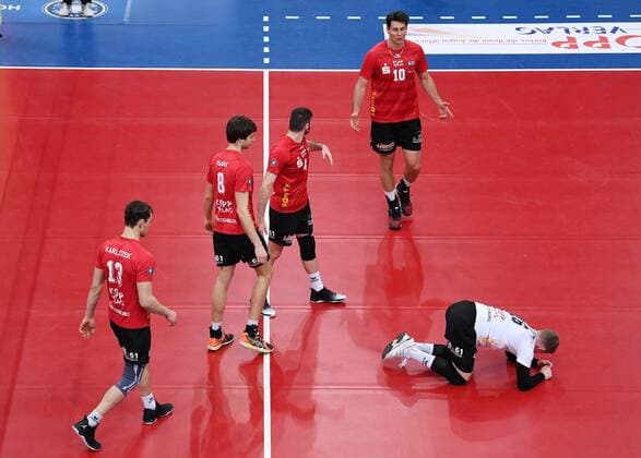 Volleyball 1. Bundesliga Saison 2016 2017 11.03.2017 Pre-Playoff Spiel TV Rottenburg - Netzhoppers SolWo Koenigspark KW Enttaeuschung TV Rottenburg; Moritz Karlitzek, Felix Isaak, Federico Cipollone , Ferenc Nemeth und Johannes Elsaesser (v.li.) 