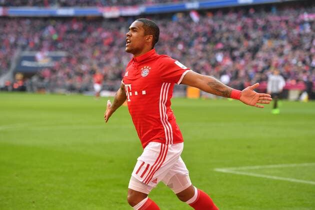 Torjubel Douglas COSTA (Bayern Muenchen) nach Tor zum 2-0, Jubel,Freude,Begeisterung, Aktion,Einzelbild,angeschnittenes Einzelmotiv,Halbfigur,halbe Figur. Fussball 1. Bundesliga, 24. Spieltag, FC Bayern Muenchen (M)-Eintracht Frankfurt (F) 3-0, am 11.03.2017 in Muenchen Deutschland, A L L I A N Z A R E N A.