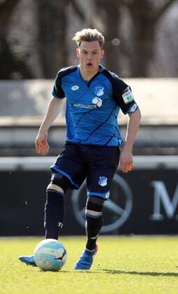 U 17 VfB Stuttgart - U19 TSG 1899 Hoffenheim Deutschland, Stuttgart, 12.03.2017, Fussball, A-Junioren, Bundesliga, Saison 2016 2017, U19 VfB Stuttgart - U19 TSG 1899 Hoffenheim: Robin Hack (U19 TSG 1899 Hoffenheim).