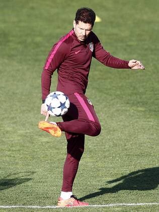 Atletico de Madrid s coach Diego Pablo Cholo Simeone during training session. March 14,2017.  (2017031445)
