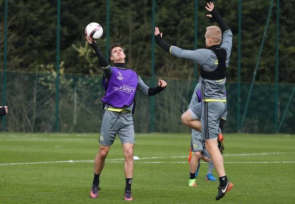 Anderlecht s Leander Dendoncker and Anderlecht s Olivier Deschacht fight for the ball during a training session of Belgian soccer team RSC Anderlecht in Anderlecht, Wednesday 15 March 2017. Tomorrow Anderlecht is playing a return 1 8 final game of the Europa League competition against Cyprus team Apoel Nicosie. First leg in Nicosie ended on a 0-1 result. VIRGINIExLEFOUR  x05064900x
