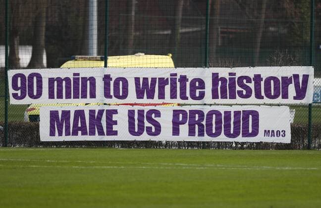 Illustration picture shows a banner made by fans, at a training session of Belgian soccer team RSC Anderlecht in Anderlecht, Wednesday 15 March 2017. Tomorrow Anderlecht is playing a return 1 8 final game of the Europa League competition against Cyprus team Apoel Nicosie. First leg in Nicosie ended on a 0-1 result. VIRGINIExLEFOUR  x05064910x