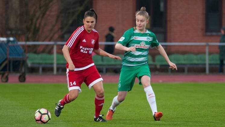 v.li.: Jovana Damnjanovic (SC Sand, 14) im Zweikampf mit Michelle Ulbrich (SV Werder Bremen, 5), Fussball, DFB-Pokal der Frauen, SV Werder Bremen - SC Sand, xobx