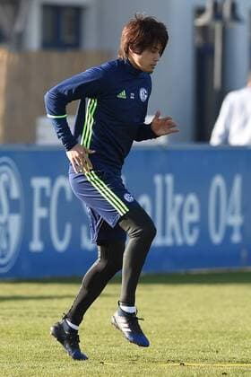 Fußball UEFA Europa League Abschlusstraining FC Schalke 04 am 15.03.2017 auf dem Trainingsgelände an der Veltins Arena in Gelsenkirchen Atsuto Uchida ( Schalke ) xRx