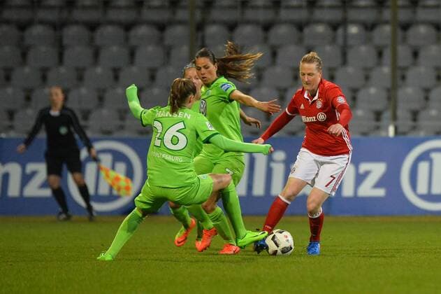 Caroline Graham Hansen (VfL Wolfsburg), Melanie Behringer (FC Bayern Muenchen, Mel Behringer) München, , 15.03.2017, Fussball, DFB-Pokal der Frauen, FC Bayern München - VfL Wolfsburg, xKLx