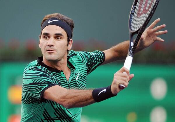 INDIAN WELLS, CA - MARCH 15: ATP Tennis Herren tennis player Roger Federer (SUI) in action during a match against Rafael Nadal (ESP), on March 15, 2017, during the BNP Paribas Open tournament played at the Indian Wells Tennis Garden in Indian Wells, CA. (Photo by John Cordes Icon Sportswire) TENNIS: MAR 15 BNP Paribas Open Icon506170315081 EDITORIAL USE ONLY