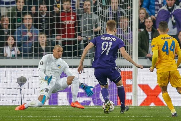 Apoel s goalkeeper Boy Waterman and Anderlecht s Lukasz Teodorczyk fight for the ball during a return 1 8 final game of the Europa League competition between Belgian soccer team RSC Anderlecht and Cyprus team Apoel Nicosie in Anderlecht, Thursday 16 March 2017. First leg in Nicosie ended on a 0-1 result. BRUNOxFAHY  x05065958x