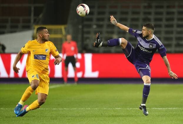 Apoel s Lorenzo Ebecilio and Anderlecht s Nicolae-Claudiu Stanciu fight for the ball during a return 1 8 final game of the Europa League competition between Belgian soccer team RSC Anderlecht and Cyprus team Apoel Nicosie in Anderlecht, Thursday 16 March 2017. First leg in Nicosie ended on a 0-1 result. VIRGINIExLEFOUR  x05065961x