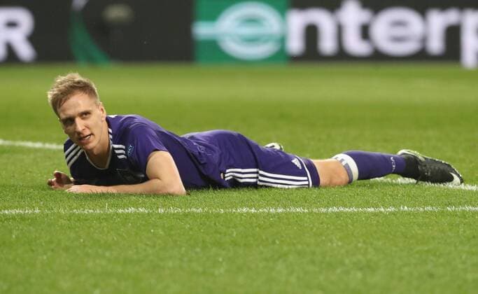Anderlecht s Lukasz Teodorczyk looks dejected during a return 1 8 final game of the Europa League competition between Belgian soccer team RSC Anderlecht and Cyprus team Apoel Nicosie in Anderlecht, Thursday 16 March 2017. First leg in Nicosie ended on a 0-1 result. VIRGINIExLEFOUR  x05065994x