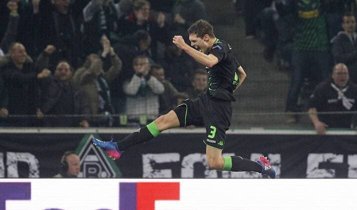 Mönchengladbach, Borussiapark, 16.03.17: Andreas Christensen (Bor. Moenchengladbach) schiesst das 1:0 Tor und jubelt im Achtelfinale der Europa League zwischen Borussia Mönchengladbach vs. FC Schalke 04 in der Saison 2016 2017.