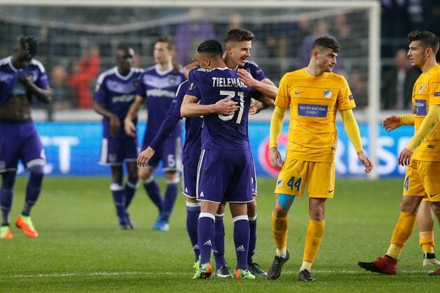 Anderlecht s players celebrate after winning a return 1 8 final game of the Europa League competition between Belgian soccer team RSC Anderlecht and Cyprus team Apoel Nicosie in Anderlecht, Thursday 16 March 2017. First leg in Nicosie ended on a 0-1 result. BRUNOxFAHY  x05066042x