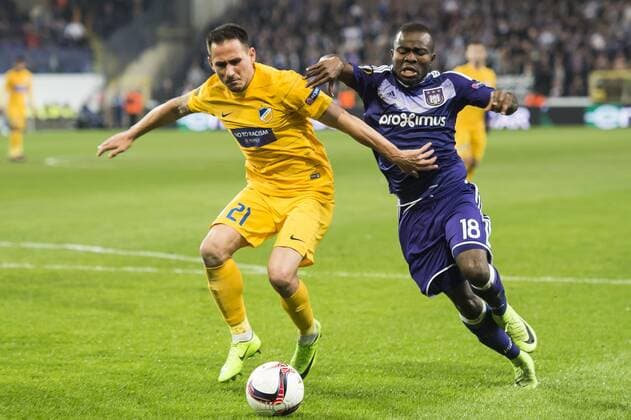 (L-R) Zhivko Milanov of Apoel FC, Frank Acheampong of RSC Anderlechtduring the UEFA Europa League round of 16 match between RSC Anderlecht and APOEL on March 16, 2017 at Constant Vanden Stock Stadium in Brussels, Belgium. RSC Anderlecht v APOEL UEFA Europa League 2016 2017 xVIxGerritxvanxKeulenxIVx 7354992