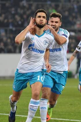 GER, Borussia Mönchengladbach (GER) vs. FC Schalke 04 (GER) 16.03.2017, Borussia Park , Moenchengladbach , Europa Leaque, Achtelfinale, Rueckspiel GER, Borussia Mönchengladbach (GER) vs. FC Schalke 04 (GER) im Bild: Torjubel Jubel Jubellauf, Nabil Bentaleb (FC Schalke 04 10), 11 Meter Tor zum 2:2 mit ihm freut sich Daniel Caligiuri (Schalke 2), Foto © nordphoto Meuter nordphotox xMeuter