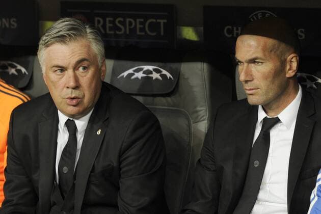 Kracher-Los für den FC Bayern. Der Rekordmeister trifft im Champions-League-Viertelfinale auf Titelverteidiger Real Madrid..Archivfoto:: v.li:Carlo ANCELOTTI ,Trainer (Real Madrid) mit Zinedine ZIDANE (Co Trainer). FC Bayern Muenchen-Real Madrid 0-4. Fussball Champions League,Halbfinale,Rueckspiel am 29.04.2014. Â