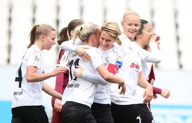 19.03.2017 xcex Deutschland, Essen, Frankfurt, Fussball, Frauenfussball Allianz Frauen-Bundesliga Saison 2016 2017 Torjubel FFC Frankfurt, Mandy Islacker und Saskia Bartusiak