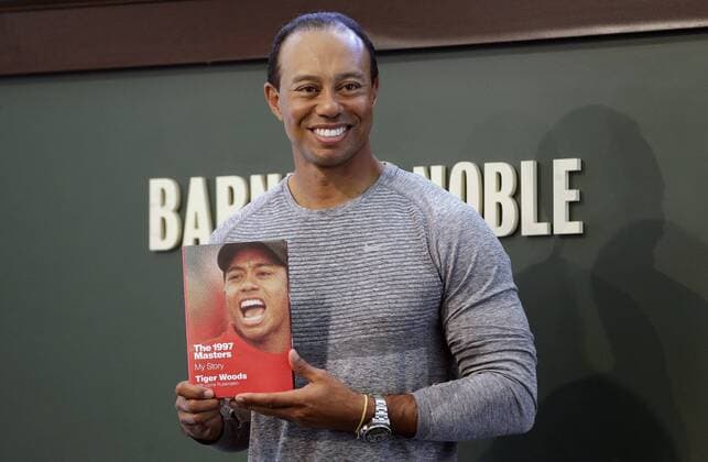 Golf, Tiger Woods Buchpräsentation The Masters 1997: My Story Tiger Woods arrives to sign copies of his new book, The 1997 Masters: My Story , at the Union Square Barnes & Noble in New York City on March 20, 2017. The book is a reflection on his historic Masters win in honor of its upcoming twentieth anniversary.  NYP20170320104 JOHNxANGELILLO