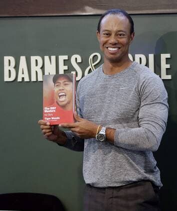 Golf, Tiger Woods Buchpräsentation The Masters 1997: My Story Tiger Woods arrives to sign copies of his new book, The 1997 Masters: My Story , at the Union Square Barnes & Noble in New York City on March 20, 2017. The book is a reflection on his historic Masters win in honor of its upcoming twentieth anniversary.  NYP20170320107 JOHNxANGELILLO