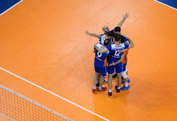 Berlin, Deutschland, 21.03.2017: Volleyball CEV Championsleague Playoff-12 Hinspiel Saison 2016 2017 - Berlin Recycling Volleys - Istanbul BBSK. Jubel Istanbul, mit Gesicht Caner Peksen (Istanbul 2)