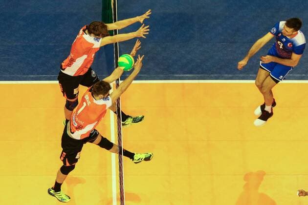 Volleyball, Herren, Saison 2016 17 CEV Champions League, 1. Playoff-Runde, Rückspiel, BR Volleys - Istanbul BBSK, Robert Kromm (Nr. 3, Berlin Recycling Volleys), Aleksandar Okolic (Nr. 1, Berlin Recycling Volleys), Antonin Rouzier, 21.03.17,