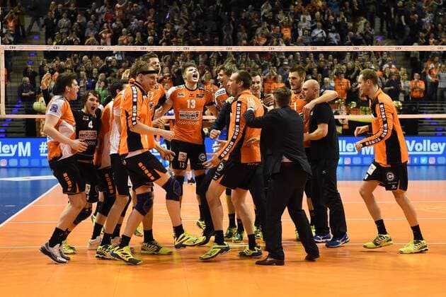 Volleyball, Herren, Saison 2016 17 CEV Champions League, 1. Playoff-Runde, Rückspiel, BR Volleys - Istanbul BBSK, Jubel bei den BR Volleys nach dem Sieg im Golden Set, 21.03.17,