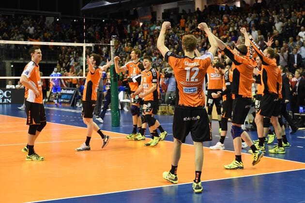 Volleyball, Herren, Saison 2016 17 CEV Champions League, 1. Playoff-Runde, Rückspiel, BR Volleys - Istanbul BBSK, Jubel bei den BR Volleys nach dem Sieg im Golden Set, 21.03.17,